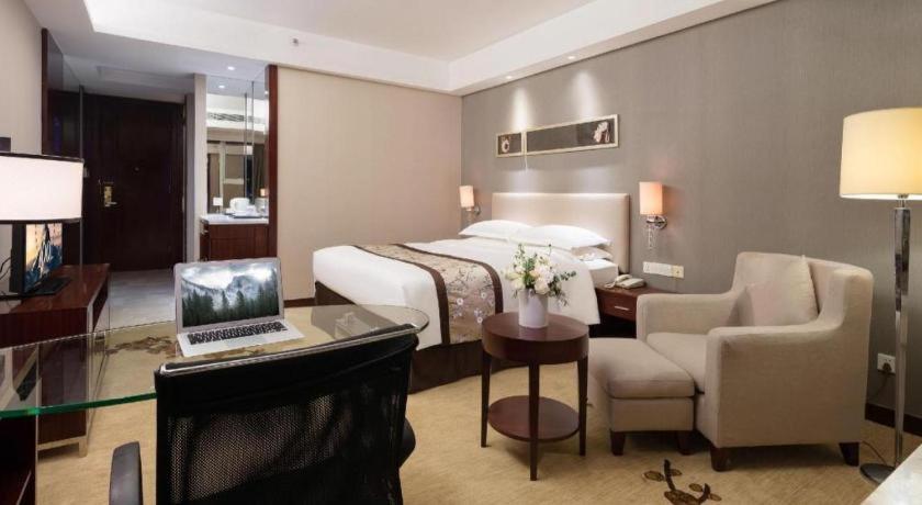 Leisure Hotel Dongguan  Exterior photo