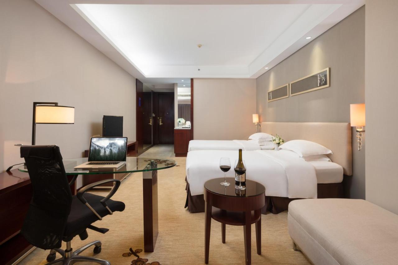 Leisure Hotel Dongguan  Exterior photo